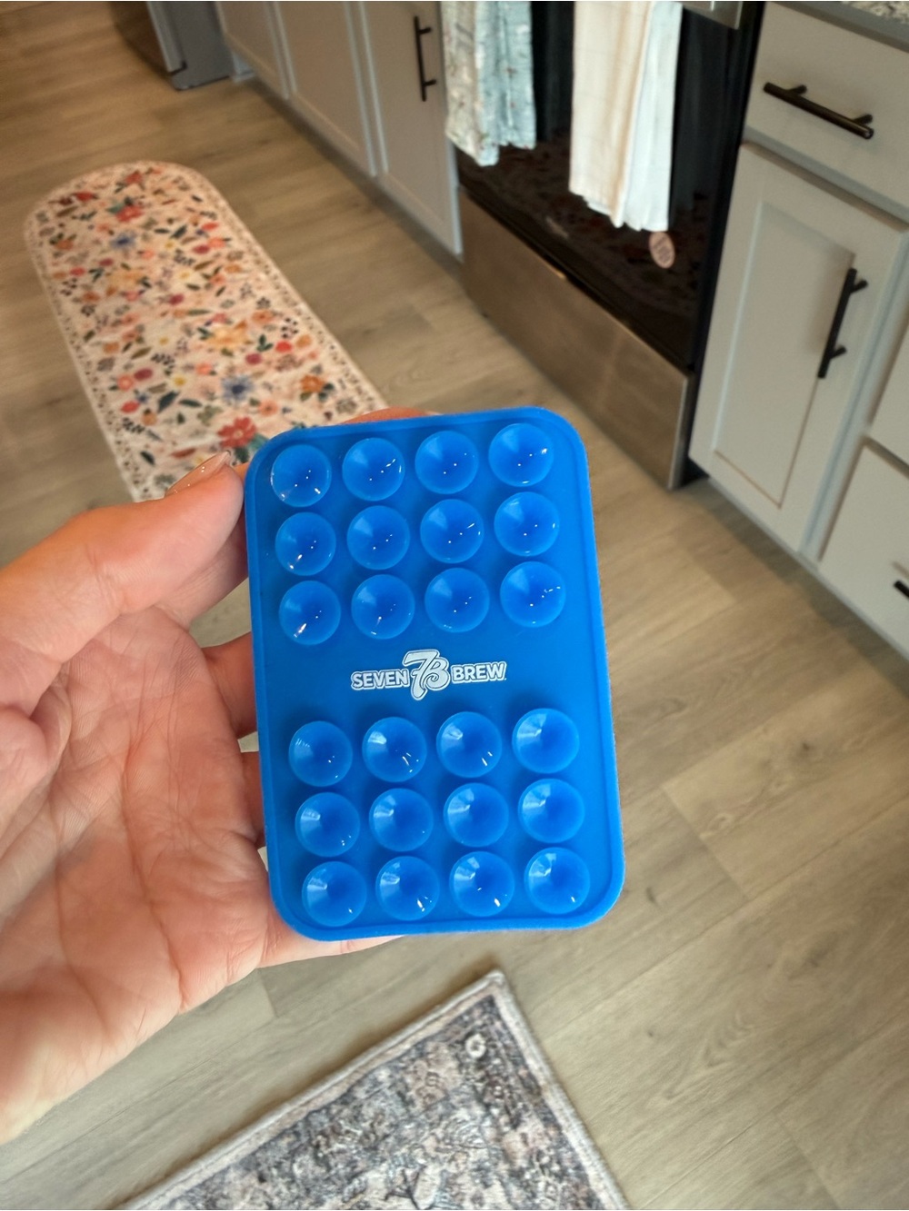 7Brew Blue Silicone Bubble Phone Sticky